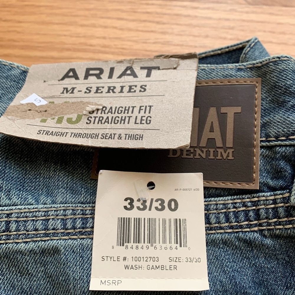 Ariat mens washed gambler jeans. M5 straight fit/straight length NWT 33/30